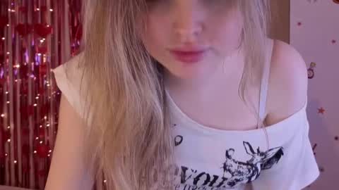 Lora online show from May 14, 5:22 pm