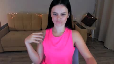 Lora Cain online show from September 11, 1:01 pm