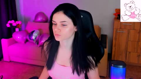 Lora Cain online show from February 16, 1:27 pm