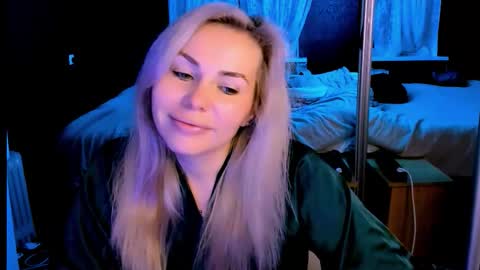 Snapshot of loraboyar chatting on October 16, 2:33 am Lora online show from October 16, 2:33 am