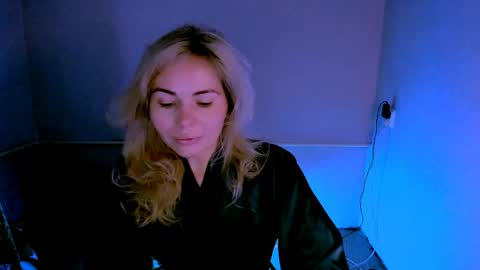 Lora online show from April 15, 2:37 am