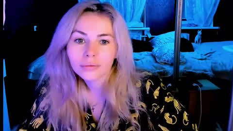 Lora online show from October 24, 2:45 am