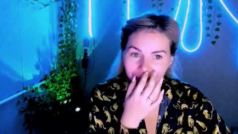 Snapshot of loraboyar chatting on September 25, 2:51 am Lora online show from September 25, 2:51 am