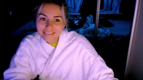 Snapshot of loraboyar chatting on October 10, 3:01 am Lora online show from October 10, 3:01 am