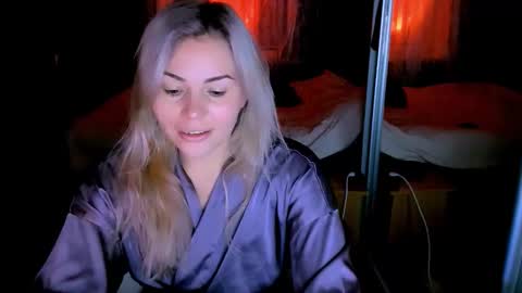 Snapshot of loraboyar chatting on September 30, 2:33 am Lora online show from September 30, 2:33 am