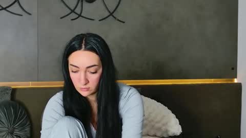 Miss online show from November 30, 7:10 pm