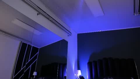 L A U R E L online show from July 25, 2:31 am