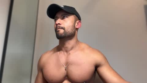 Cale online show from February 8, 6:39 am