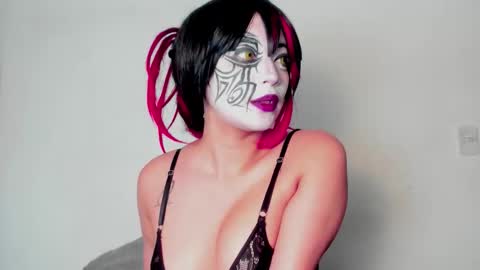 Lore Depp online show from February 19, 8:46 am