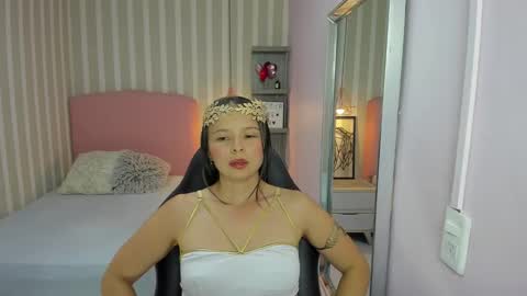 lorelaigiven online show from October 15, 12:39 pm