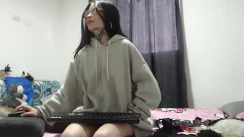 lorena  allison online show from January 10, 11:48 am