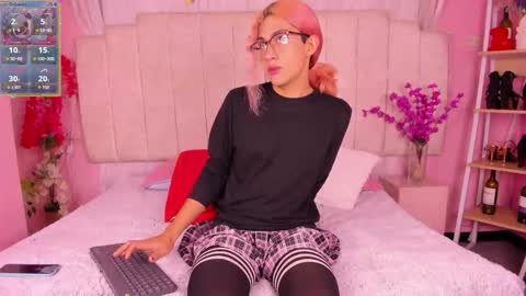 LorettMatthew online show from March 12, 5:44 am