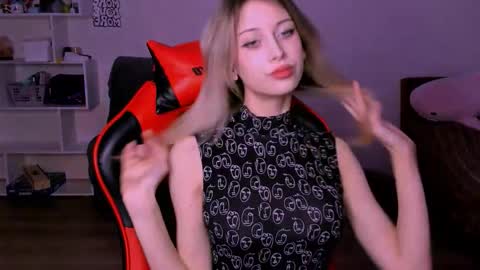 Snapshot of lori_meow chatting on October 5, 6:15 pm Lori online show from October 5, 6:15 pm