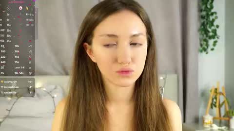 Snapshot of loriamarzinske chatting on October 17, 10:25 pm Naomi online show from October 17, 10:25 pm
