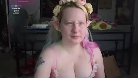 Lori Critter online show from April 23, 1:02 am