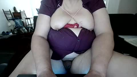 Snapshot of lory_99 chatting on September 24, 7:48 am Lory online show from September 24, 7:48 am