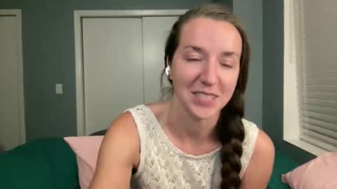 lothlori online show from May 5, 1:12 am