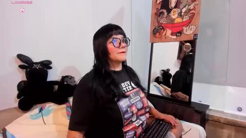   online show from October 21, 5:27 pm