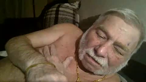 louis_chokdee online show from March 12, 8:20 pm