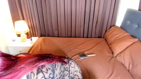 Louisse online show from October 6, 10:55 am