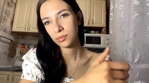Lora online show from June 1, 3:35 pm