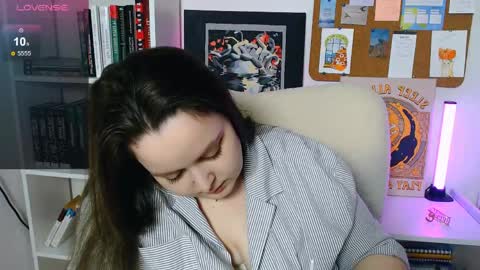 Mia  online show from April 30, 12:10 pm