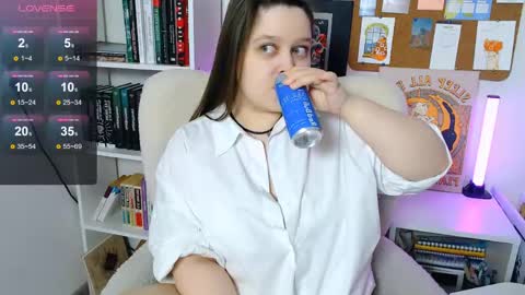 Mia  online show from April 28, 10:41 am