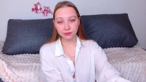 love bella  online show from February 16, 12:09 am