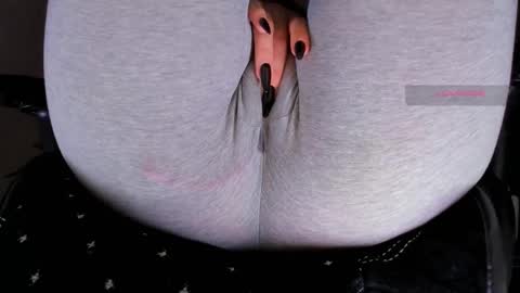 Snapshot of love_hard_kiru chatting on October 12, 12:31 pm Kira online show from October 12, 12:31 pm