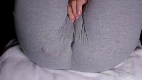 Snapshot of love_hard_kiru chatting on December 2, 1:52 pm Kira online show from December 2, 1:52 pm