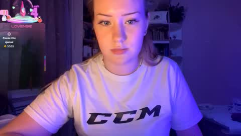 Snapshot of love_haven chatting on September 18, 5:39 pm Megan online show from September 18, 5:39 pm