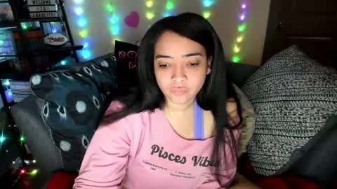 Snapshot of love_raquel_xo chatting on February 28, 1:47 am Raquel Love online show from February 28, 1:47 am