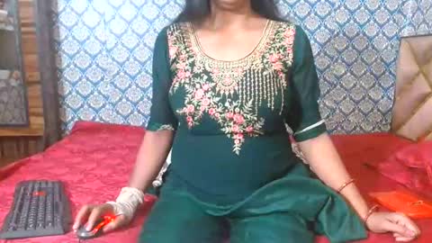 Divya online show from November 11, 2:14 am