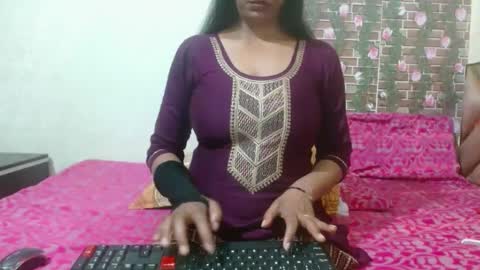 Snapshot of lovefunnitya chatting on March 12, 1:36 am Divya online show from March 12, 1:36 am