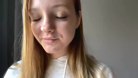 Ella online show from November 14, 5:42 am