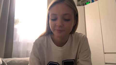 Ella online show from October 5, 7:50 am