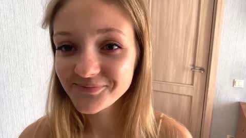 Ella online show from October 17, 8:51 am