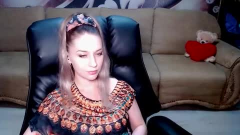 private open online show from March 5, 5:44 pm