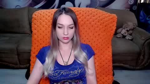 Snapshot of lovellymalina chatting on March 3, 6:59 am private open online show from March 3, 6:59 am