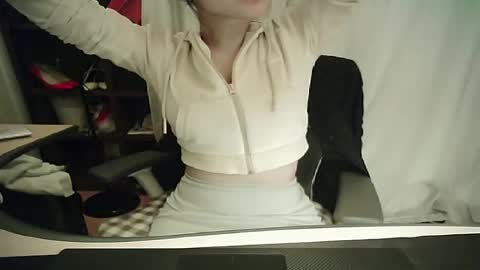 DANA KIM online show from October 22, 4:30 pm