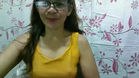Snapshot of lovely_lady79 chatting on February 28, 11:03 am lovely_lady79 online show from February 28, 11:03 am