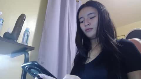 Snapshot of lovely_laura09 chatting on September 19, 9:35 am Lovely Laura online show from September 19, 9:35 am