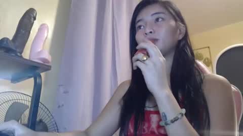 Snapshot of lovely_laura09 chatting on September 18, 9:02 am Lovely Laura online show from September 18, 9:02 am