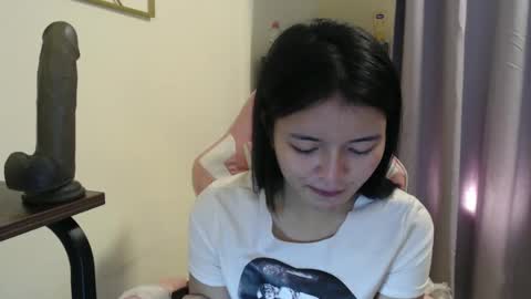 Snapshot of lovely_laura09 chatting on October 10, 10:14 pm Lovely Laura online show from October 10, 10:14 pm