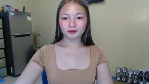 Snapshot of lovely_laura09 chatting on January 23, 1:24 pm Lovely Laura online show from January 23, 1:24 pm