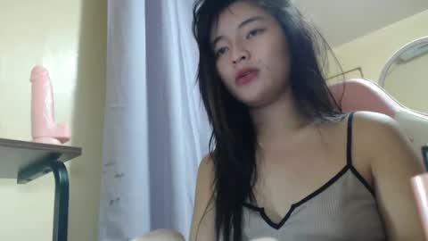 Snapshot of lovely_laura09 chatting on September 12, 9:55 am Lovely Laura online show from September 12, 9:55 am