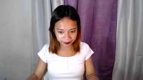 Snapshot of lovely_lianne chatting on October 15, 6:27 am lovely_lianne online show from October 15, 6:27 am