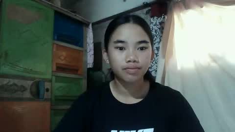 lovely_marie572336 online show from April 9, 9:04 am