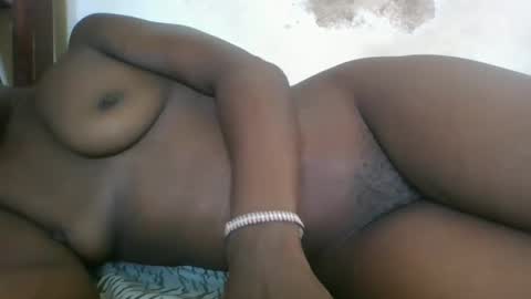 Snapshot of lovely_pusy24 chatting on March 5, 11:38 am lovely pussy online show from March 5, 11:38 am