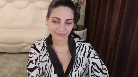 Beatrice online show from May 31, 12:15 pm